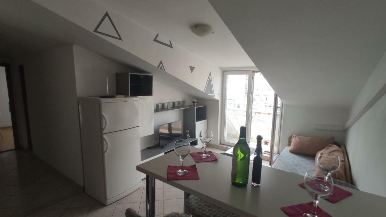 Small Northside Apartment Split Eksteriør bilde